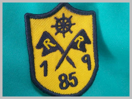 Customized Silk / Nonwoven Embroidered Uniform Patches Military Hat Pa
