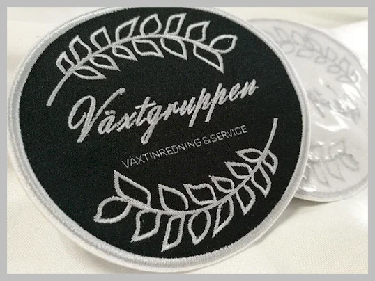 Heat Cut Twill Fabric Custom Clothing Patches Cloth Embroidered Badges